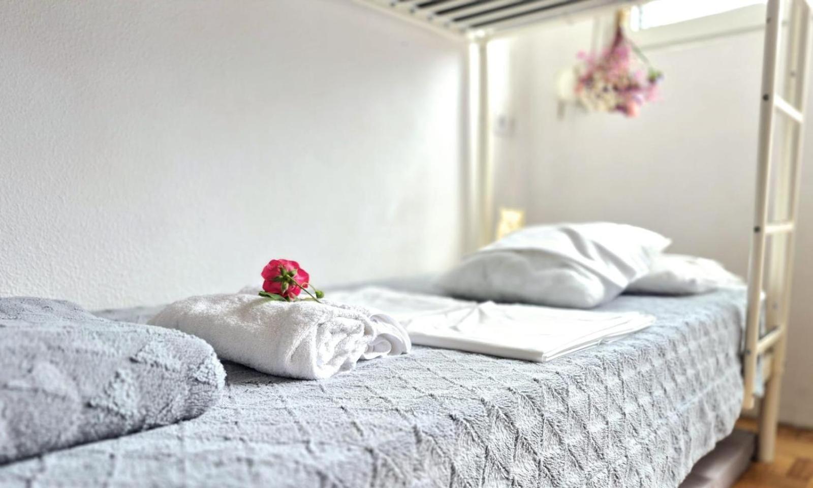 Ideal For Camino Quiet Basic Room Away From Crowds In Private House Zizur Mayor Room photo